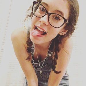 Meet your Posher, Addie
